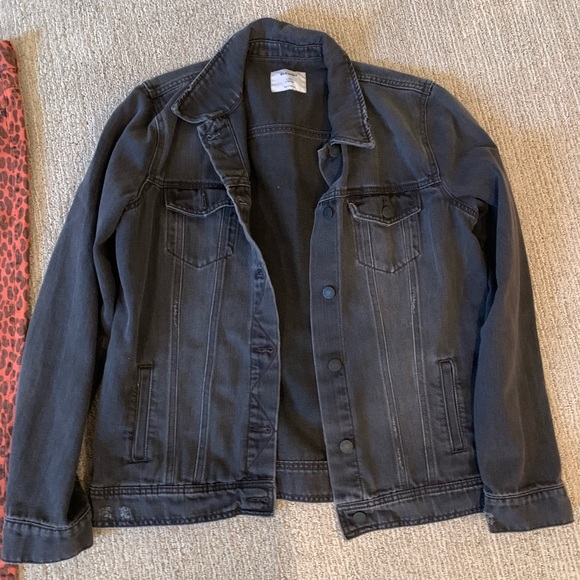 Black Old Navy denim jacket! - Picture 1 of 2